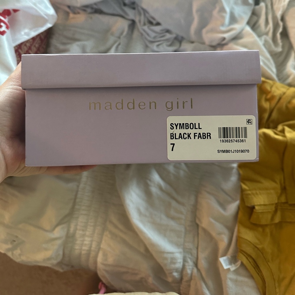 Madden girl size 7 pumps